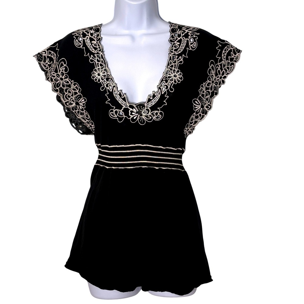 Moth Y2K Babydoll Embroidered Lace Trim Top Size Small Romantic Goth Resort Boho